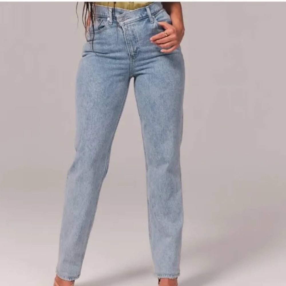 Abercrombie & Fitch 90’s high rise curve love jeans